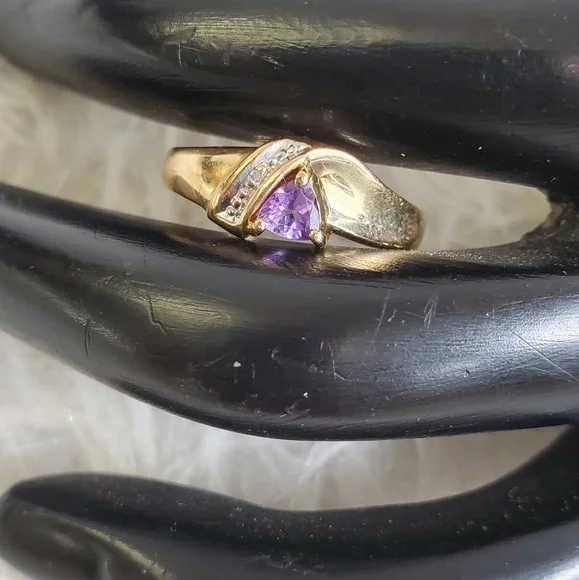 10K Gold Trillion Cut Amethyst Ring - Picture 6 of 10